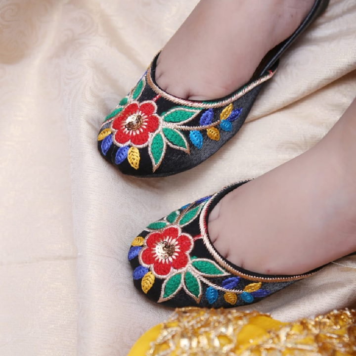 Blossom Kids Khussa Black