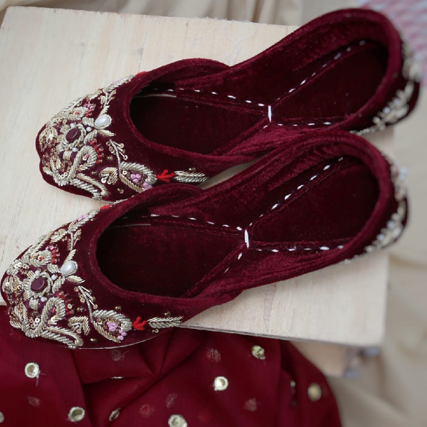 SHAHTAJ (Maroon)