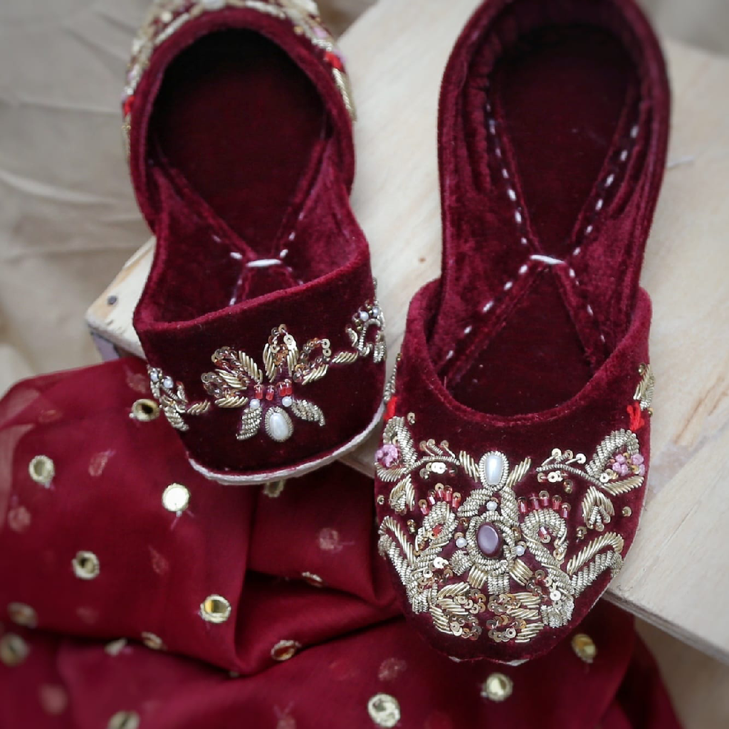 SHAHTAJ (Maroon)