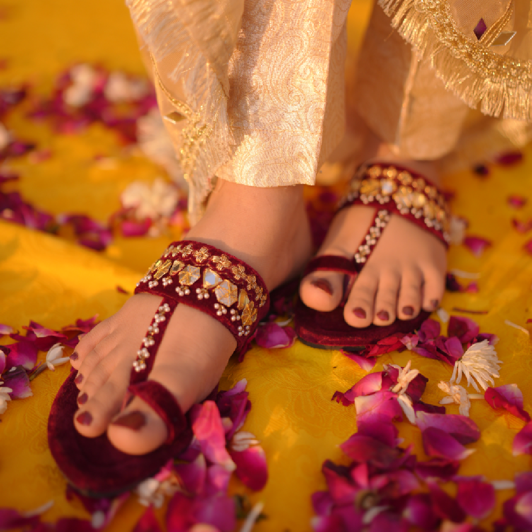 Maroon Kolapuri